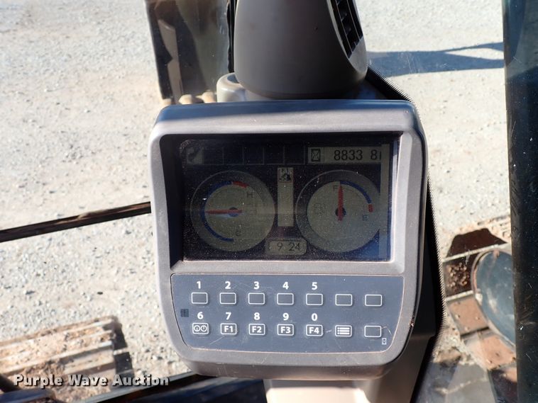 image for item DK3628 2011 John Deere 200D LC  excavator