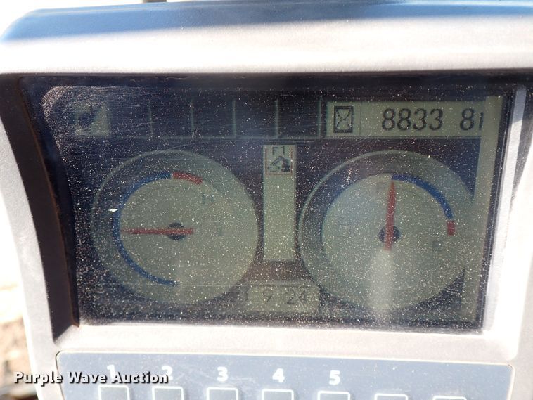 image for item DK3628 2011 John Deere 200D LC  excavator