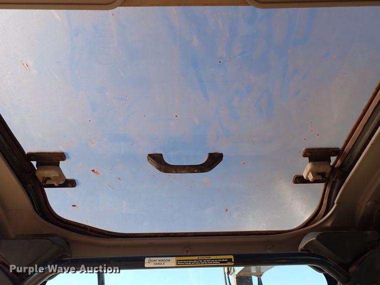 image for item DK3628 2011 John Deere 200D LC  excavator