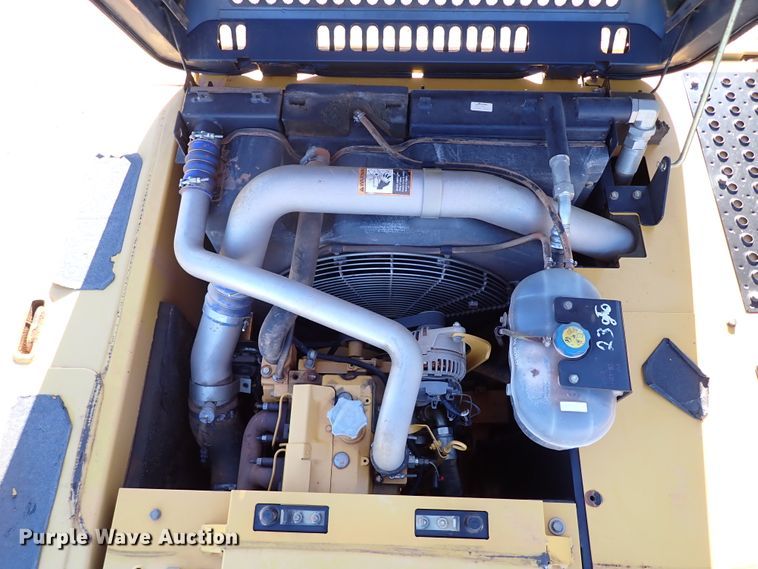 image for item DK3628 2011 John Deere 200D LC  excavator