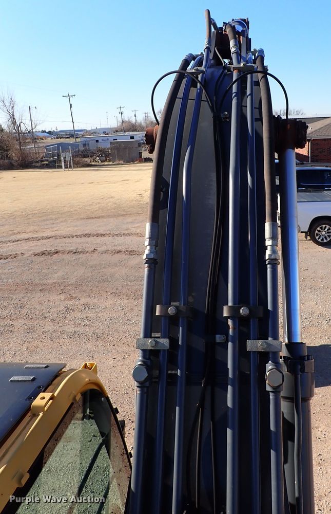 image for item DK3628 2011 John Deere 200D LC  excavator