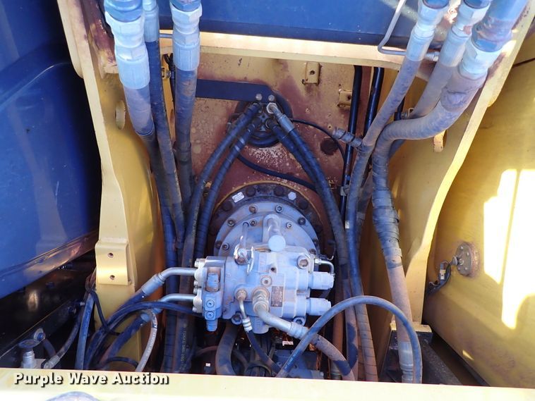 image for item DK3628 2011 John Deere 200D LC  excavator