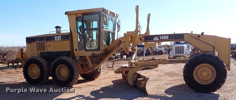 image for item DK3629 2004 Caterpillar 140H  motor grader