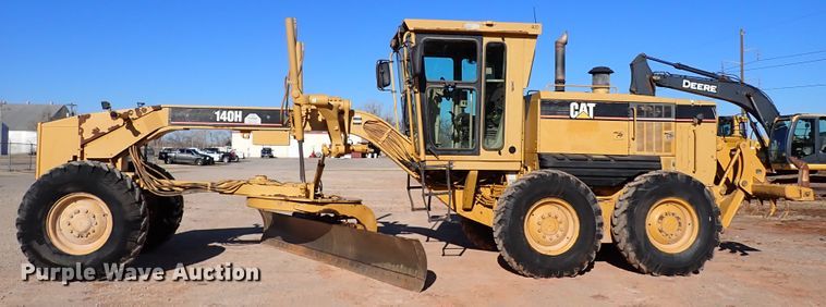 image for item DK3629 2004 Caterpillar 140H  motor grader