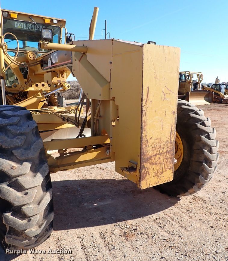 image for item DK3629 2004 Caterpillar 140H  motor grader
