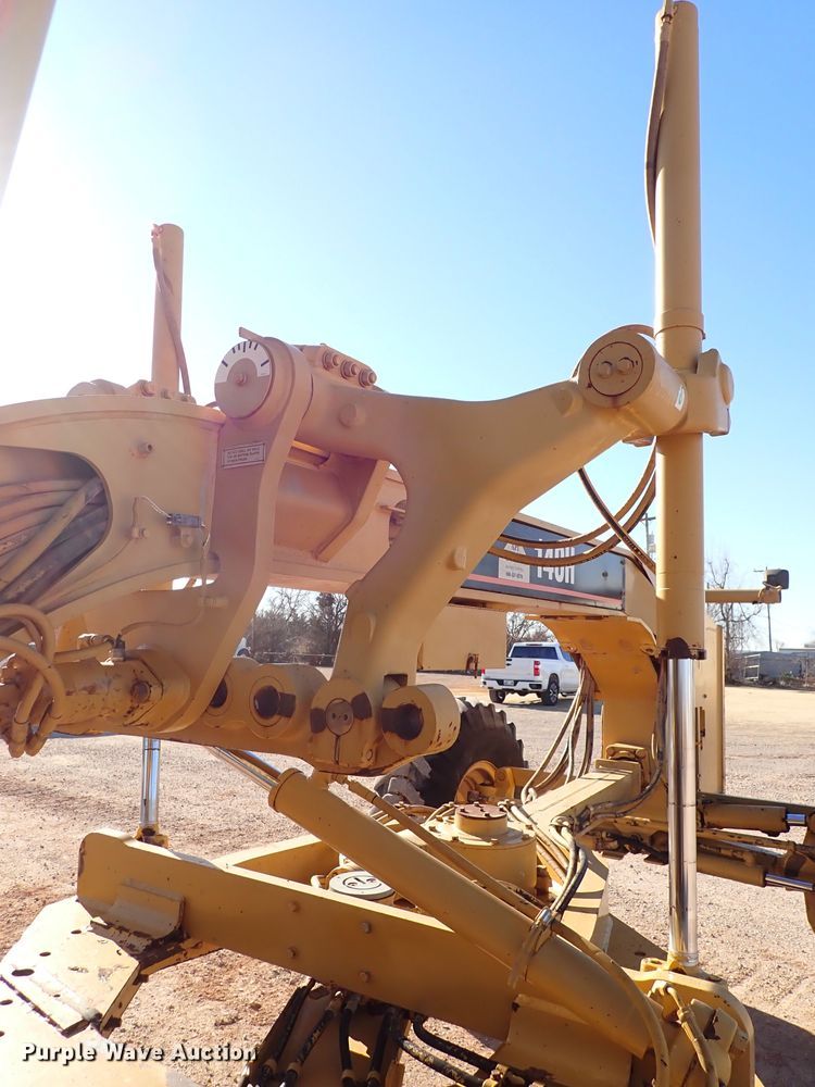 image for item DK3629 2004 Caterpillar 140H  motor grader