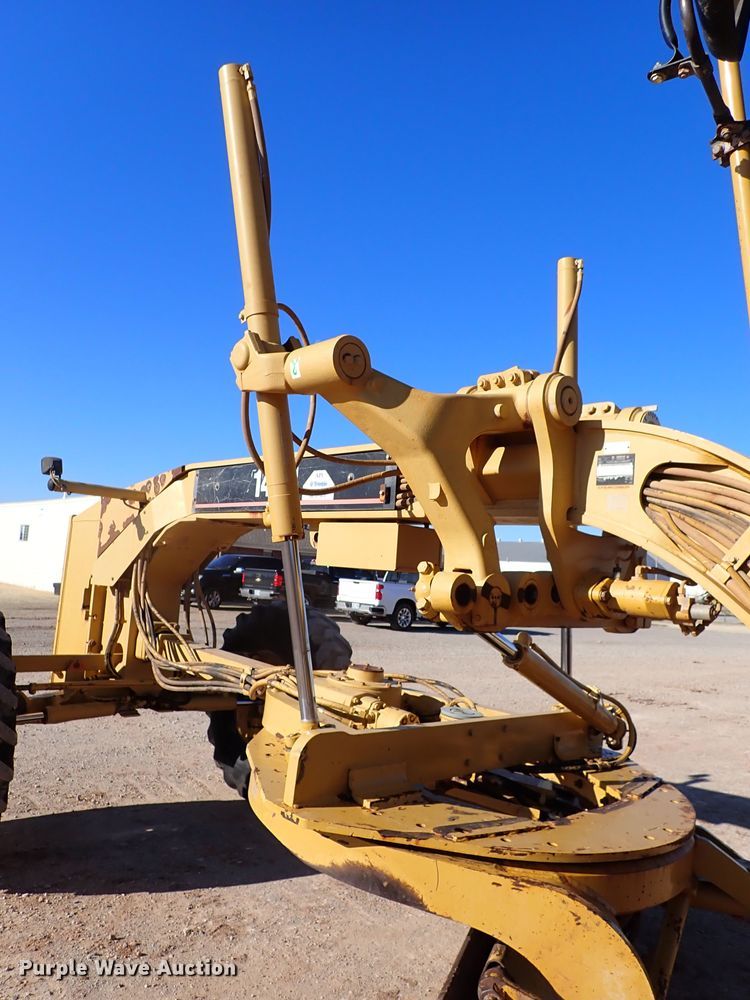 image for item DK3629 2004 Caterpillar 140H  motor grader