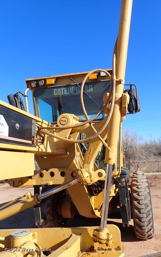 image for item DK3629 2004 Caterpillar 140H  motor grader