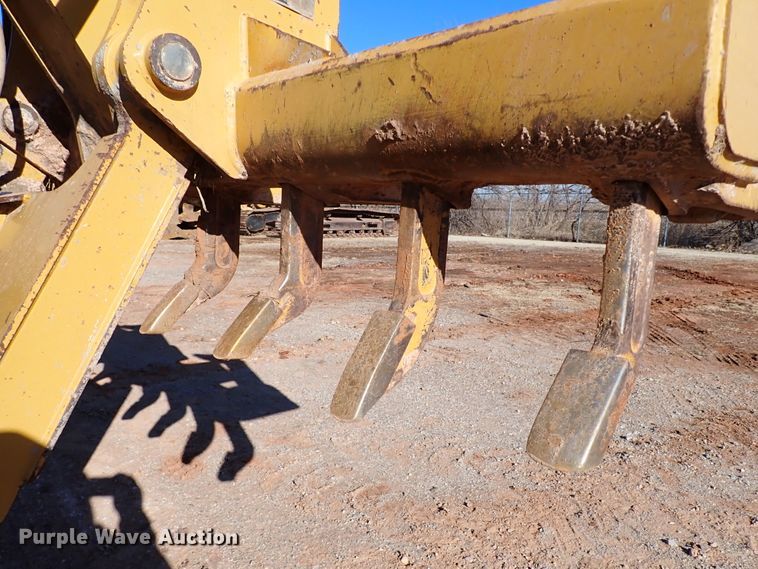 image for item DK3629 2004 Caterpillar 140H  motor grader