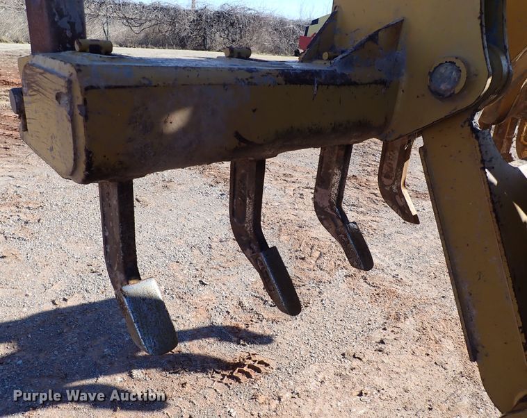 image for item DK3629 2004 Caterpillar 140H  motor grader