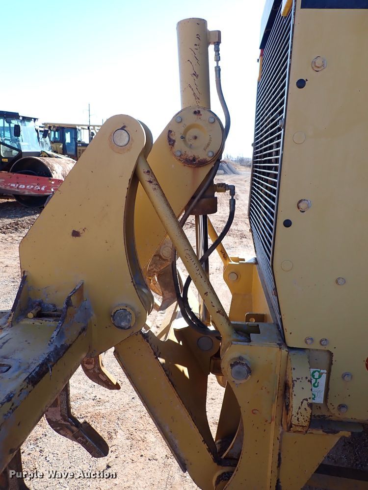 image for item DK3629 2004 Caterpillar 140H  motor grader