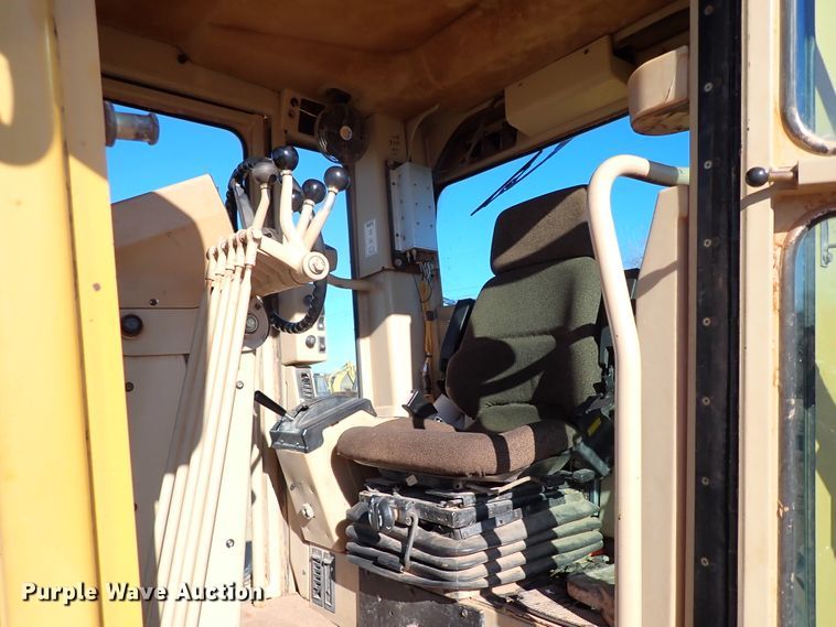 image for item DK3629 2004 Caterpillar 140H  motor grader