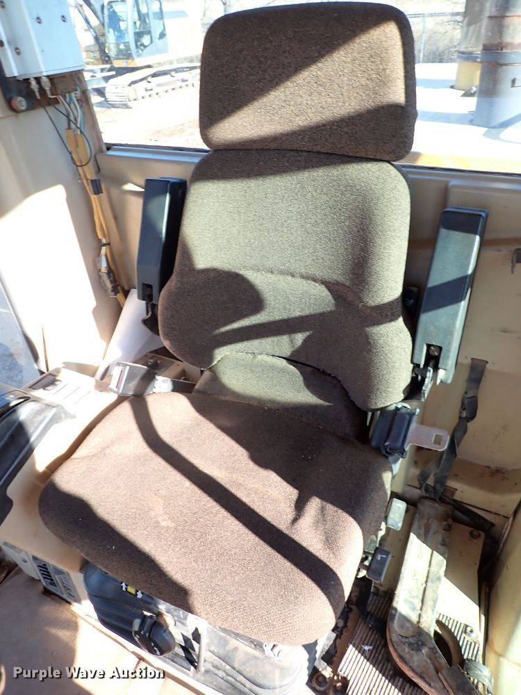 image for item DK3629 2004 Caterpillar 140H  motor grader