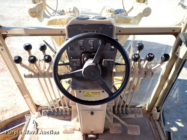 image for item DK3629 2004 Caterpillar 140H  motor grader