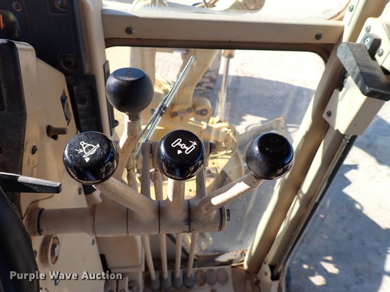 image for item DK3629 2004 Caterpillar 140H  motor grader