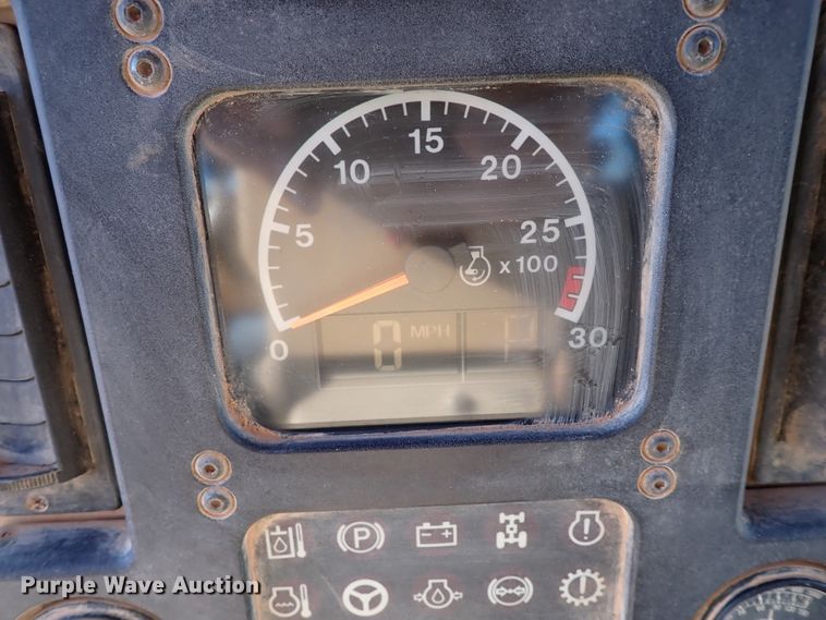 image for item DK3629 2004 Caterpillar 140H  motor grader