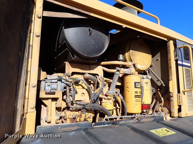 image for item DK3629 2004 Caterpillar 140H  motor grader