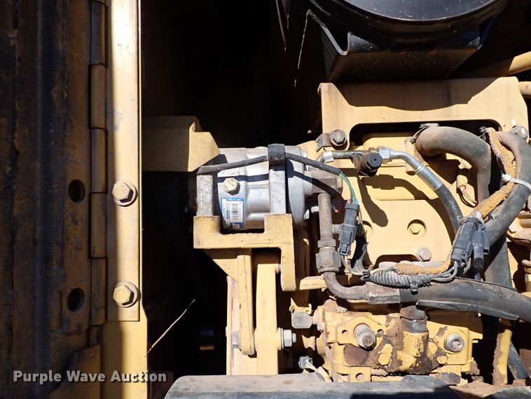 image for item DK3629 2004 Caterpillar 140H  motor grader