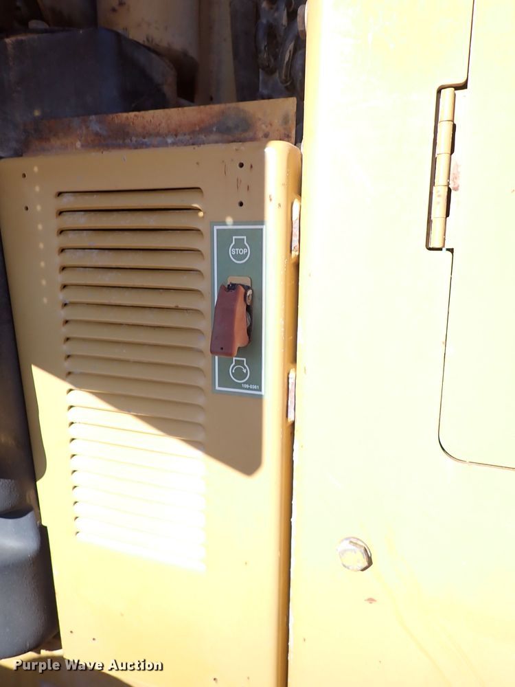 image for item DK3629 2004 Caterpillar 140H  motor grader