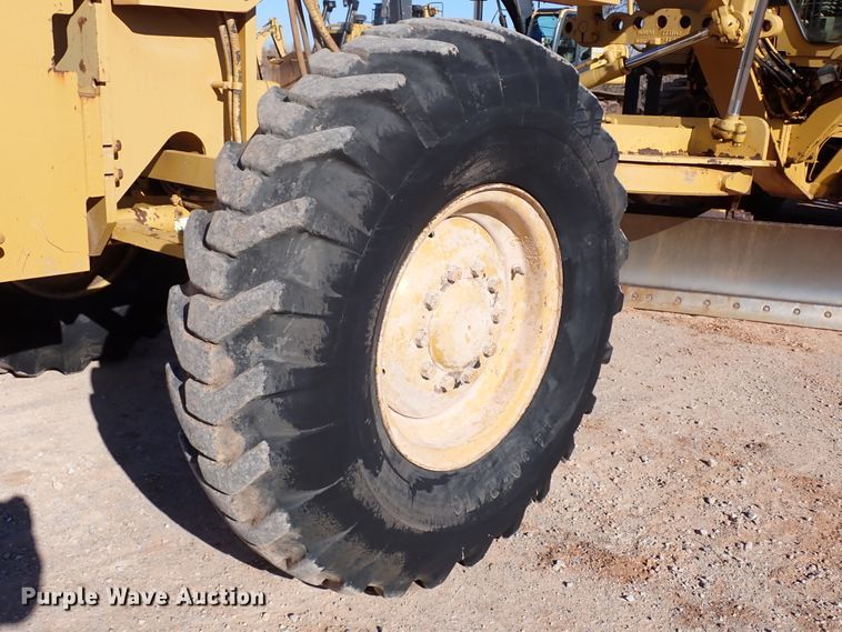 image for item DK3629 2004 Caterpillar 140H  motor grader