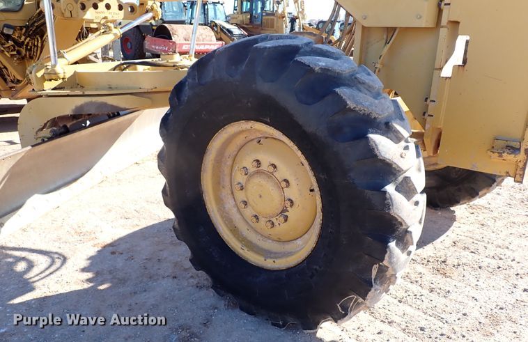 image for item DK3629 2004 Caterpillar 140H  motor grader