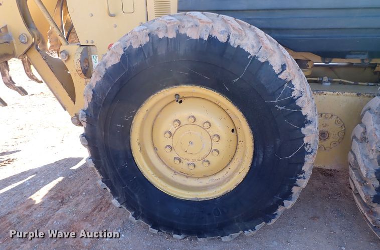 image for item DK3629 2004 Caterpillar 140H  motor grader