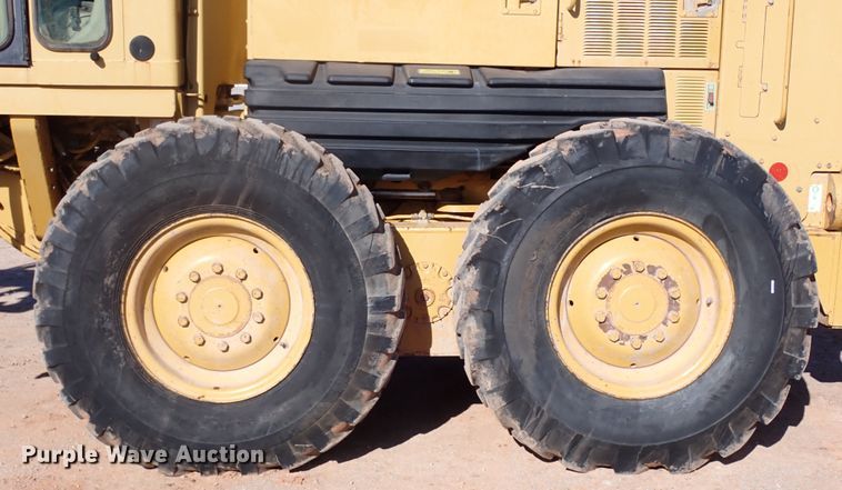 image for item DK3629 2004 Caterpillar 140H  motor grader