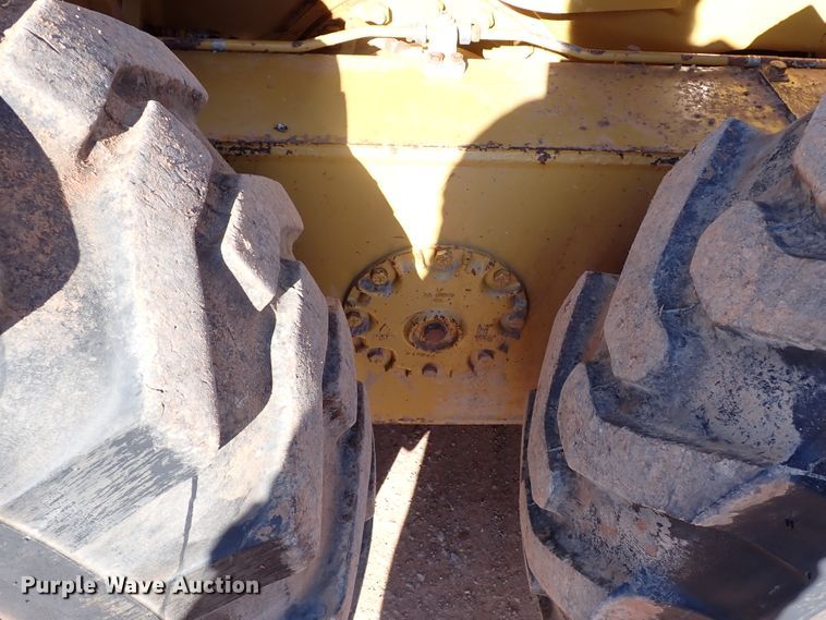 image for item DK3629 2004 Caterpillar 140H  motor grader