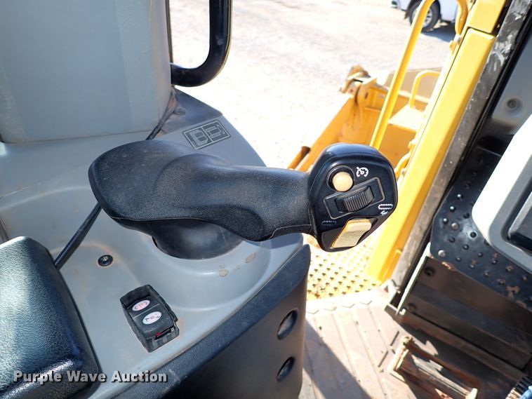 image for item DK3630 2012 Caterpillar D8T  dozer