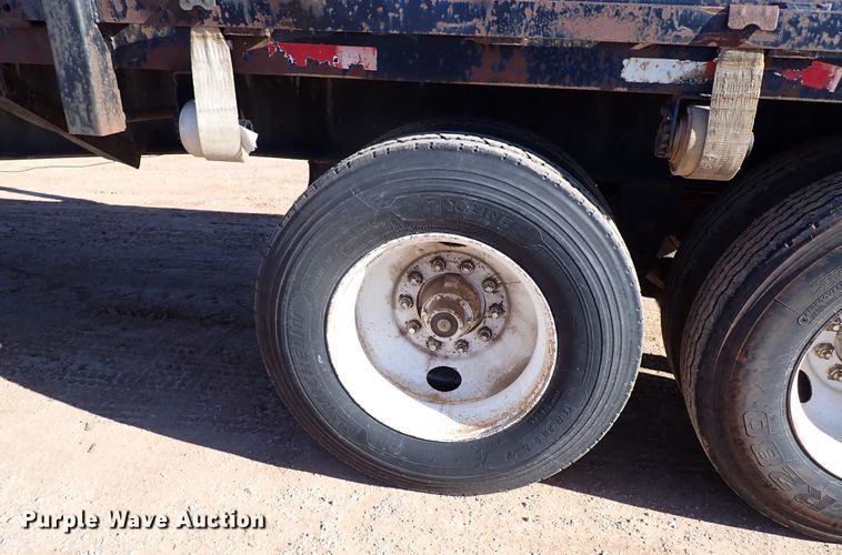 image for item DK3631 1989 Kayln  flatbed trailer