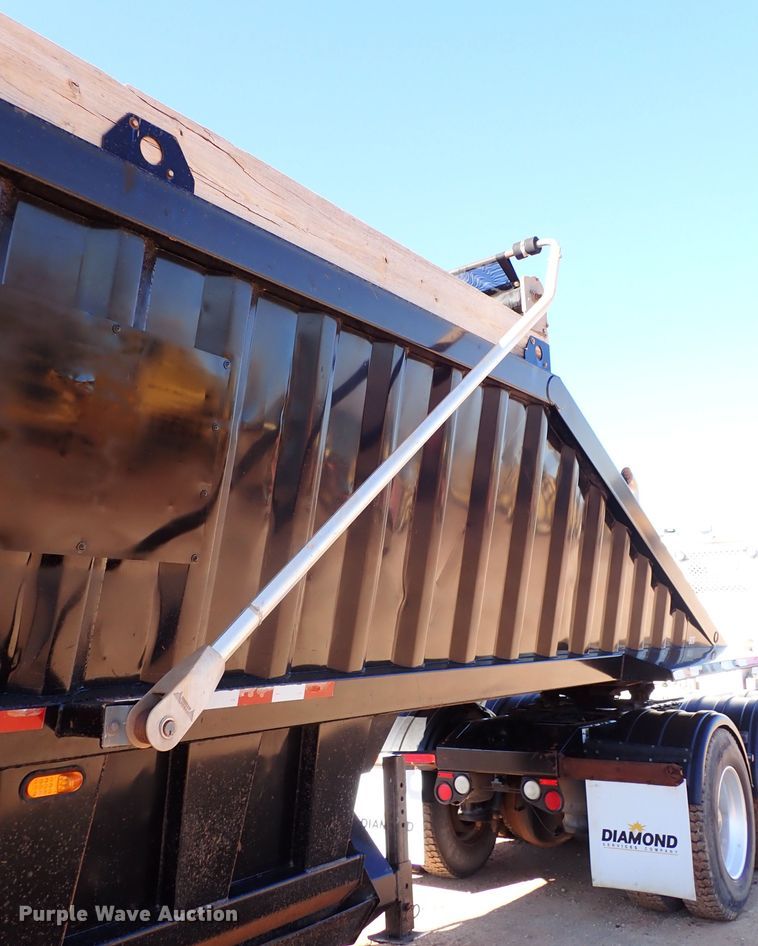 image for item DK3633 2011 CTS BDT-40  bottom dump trailer