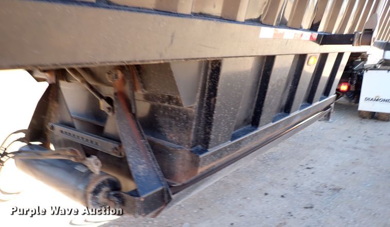 image for item DK3635 2011 CTS BDT-40  bottom dump trailer