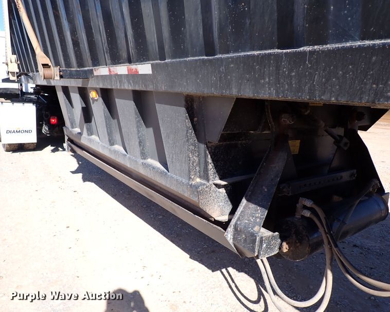 image for item DK3635 2011 CTS BDT-40  bottom dump trailer