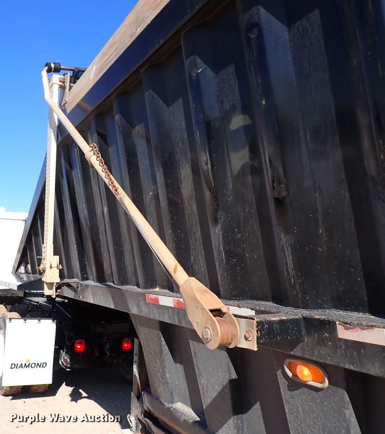 image for item DK3635 2011 CTS BDT-40  bottom dump trailer