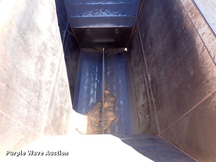 image for item DK3635 2011 CTS BDT-40  bottom dump trailer