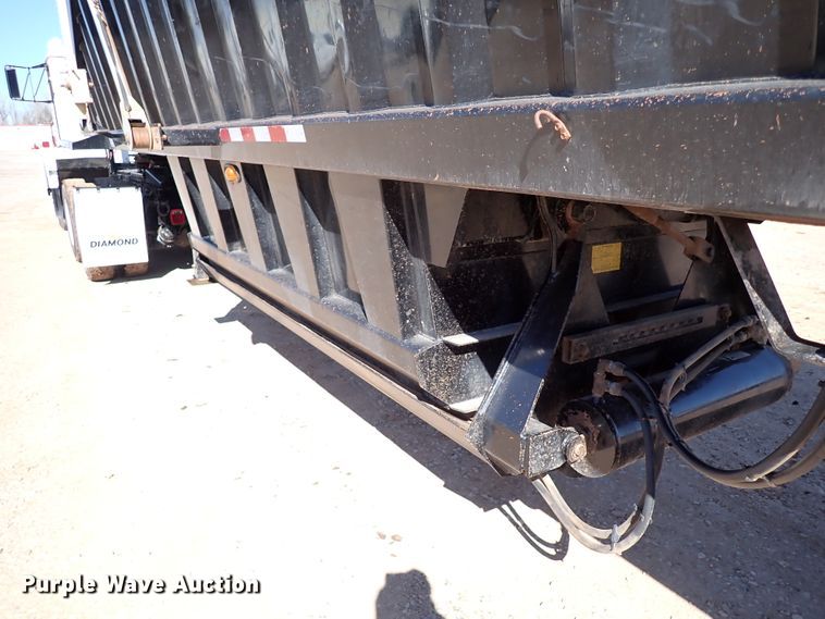 image for item DK3636 2011 CTS BDT-40  bottom dump trailer