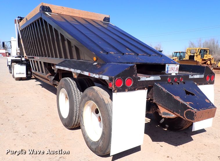 image for item DK3637 2011 CTS BDT-40  bottom dump trailer
