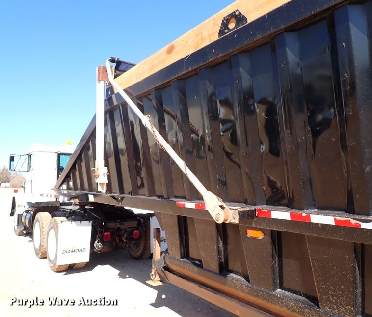 image for item DK3637 2011 CTS BDT-40  bottom dump trailer