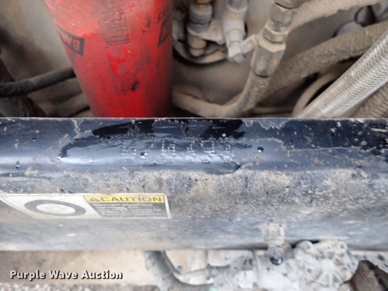 image for item DC4034 2004 Kenworth T600  semi truck