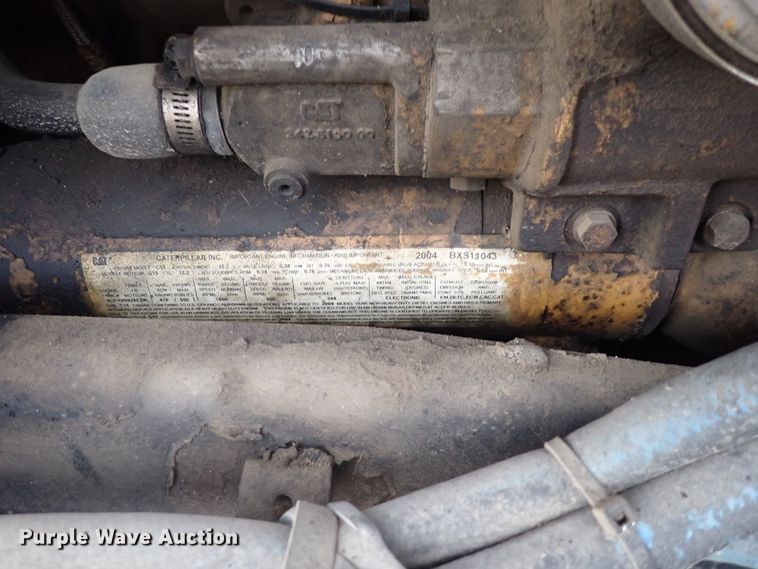 image for item DC4034 2004 Kenworth T600  semi truck