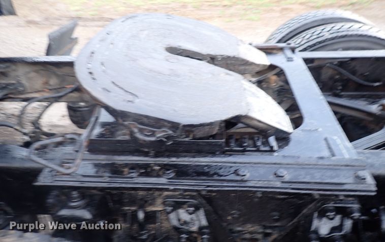 image for item DC4034 2004 Kenworth T600  semi truck