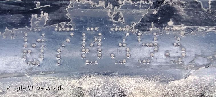 image for item DC4034 2004 Kenworth T600  semi truck