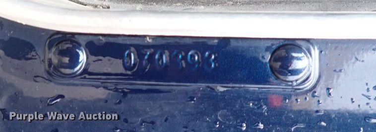 image for item DC4034 2004 Kenworth T600  semi truck