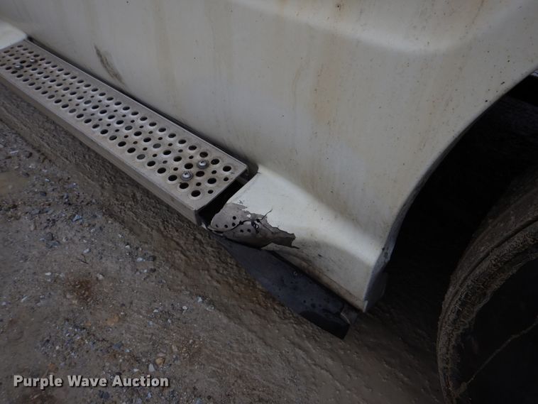 image for item DH8222 2009 International ProStar  semi truck