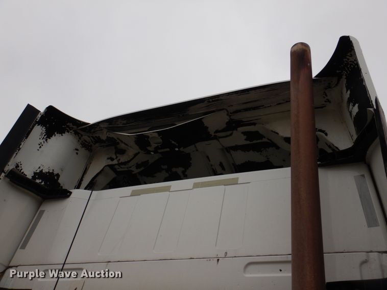 image for item DH8222 2009 International ProStar  semi truck