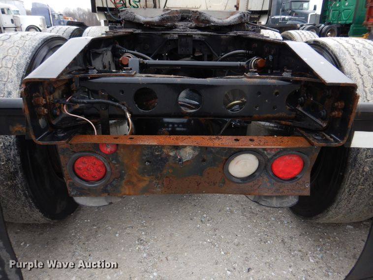 image for item DH8222 2009 International ProStar  semi truck