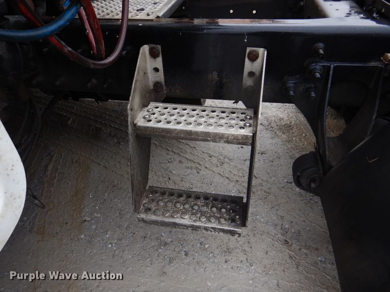 image for item DH8222 2009 International ProStar  semi truck