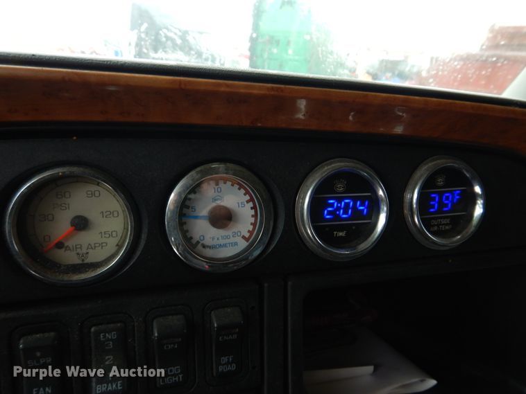 image for item DH8222 2009 International ProStar  semi truck