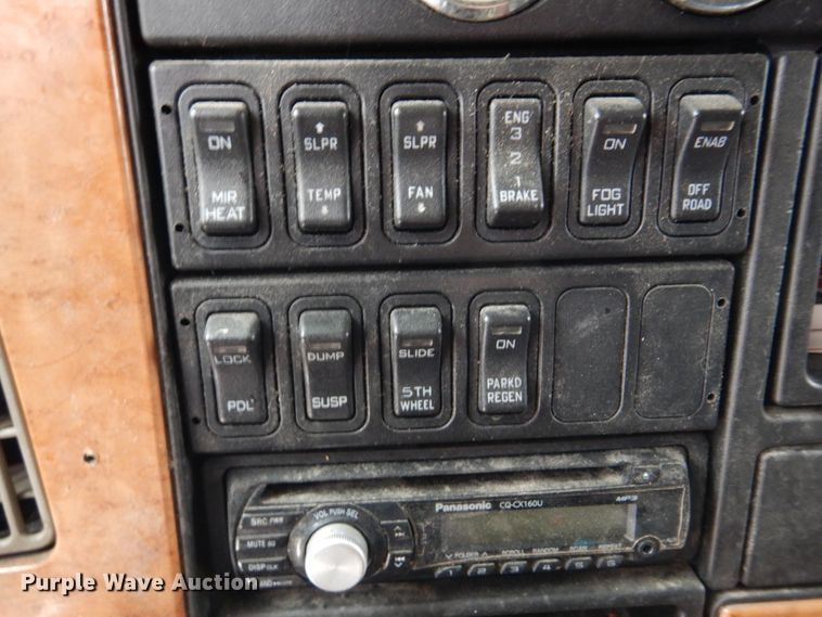 image for item DH8222 2009 International ProStar  semi truck