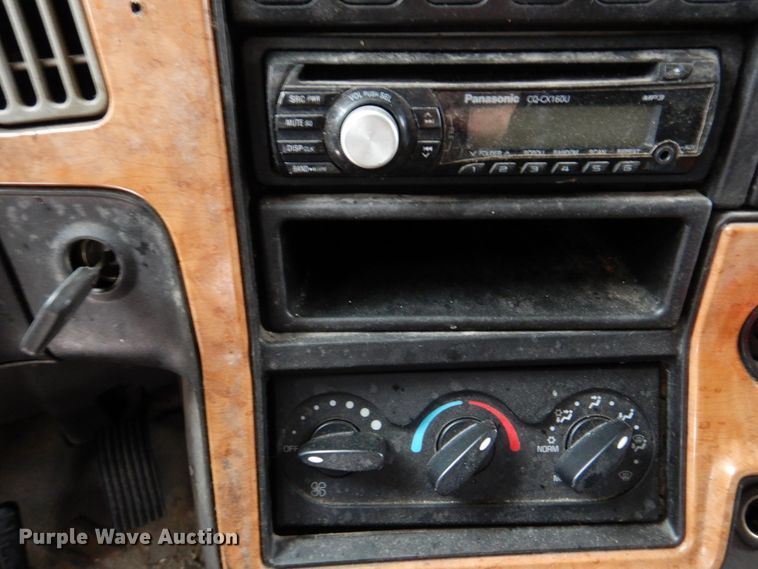 image for item DH8222 2009 International ProStar  semi truck